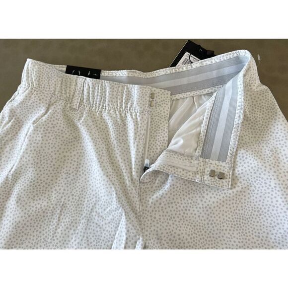 Under Armour 1370126 100 Women's Sz 6 White UA Links Printed Golf Short $80 - Picture 6 of 8